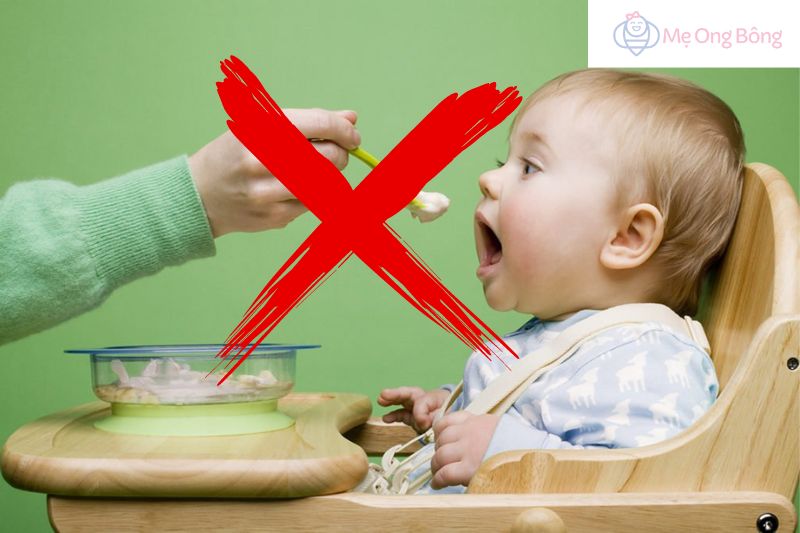 Top những thực phẩm không nên cho bé ăn dặm mẹ cần lưu ý
